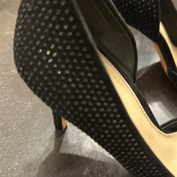 COACH SPARKLE BKACK HEELS. - Picture 4 of 7